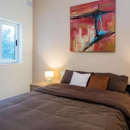 Balluta Spacious Modern Suites *