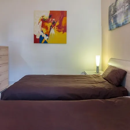 Balluta Spacious Modern Suites *