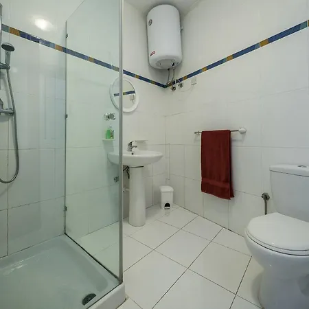 Balluta Spacious Modern Suites *