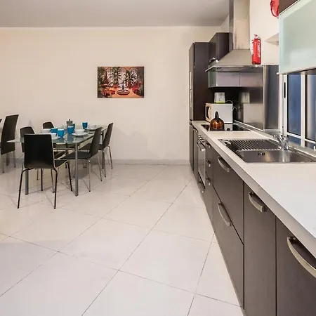 Balluta Spacious Modern Suites Gasthuis *