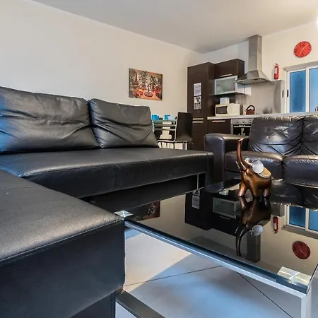 Balluta Spacious Modern Suites