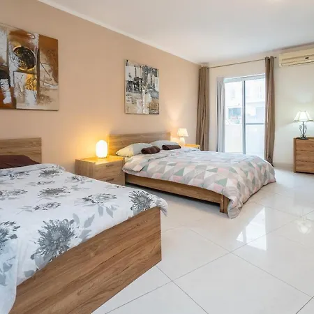 Balluta Spacious Modern Suites سانت جوليان