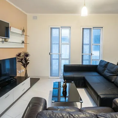 Balluta Spacious Modern Suites