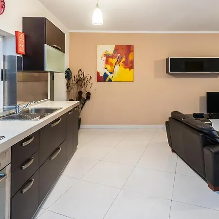 بيت ضيافة Balluta Spacious Modern Suites *